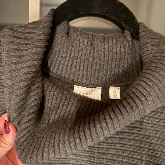 Cyrus Women's Green/Grey Cowl Neck Sweater - Picture 3 of 4